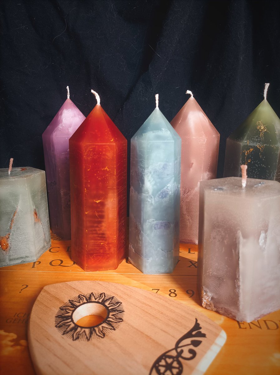 I am OBSESSED with making crystal tower style candles lately!