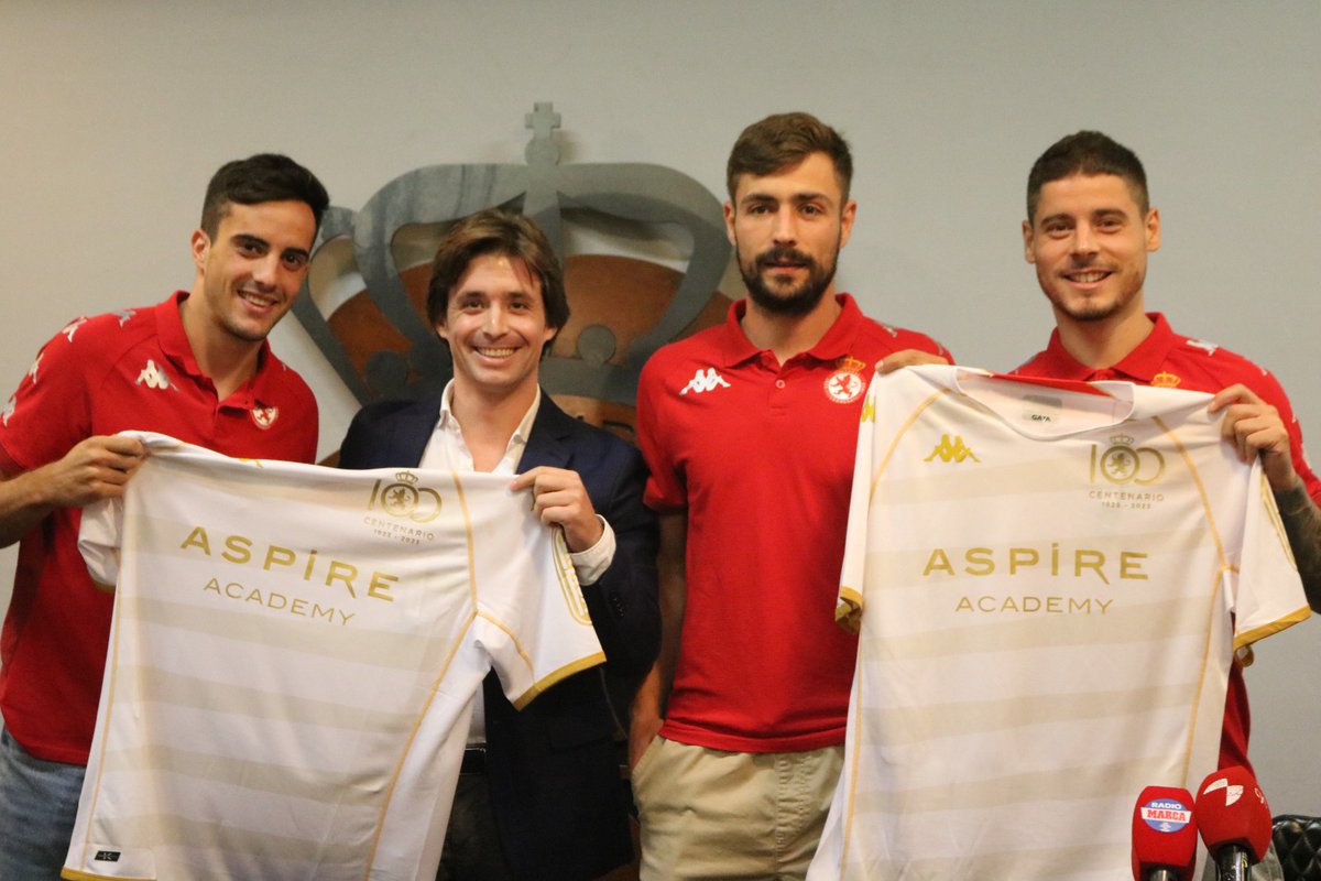CyDLeonesa's tweet photo. 📸 Acabamos con las presentaciones:

🔸 @alexblesa10
🔸 @cristianPA_22
🔸 @Ralarcon_11 

#AúpaCultu https://t.co/gngcDbQjhk