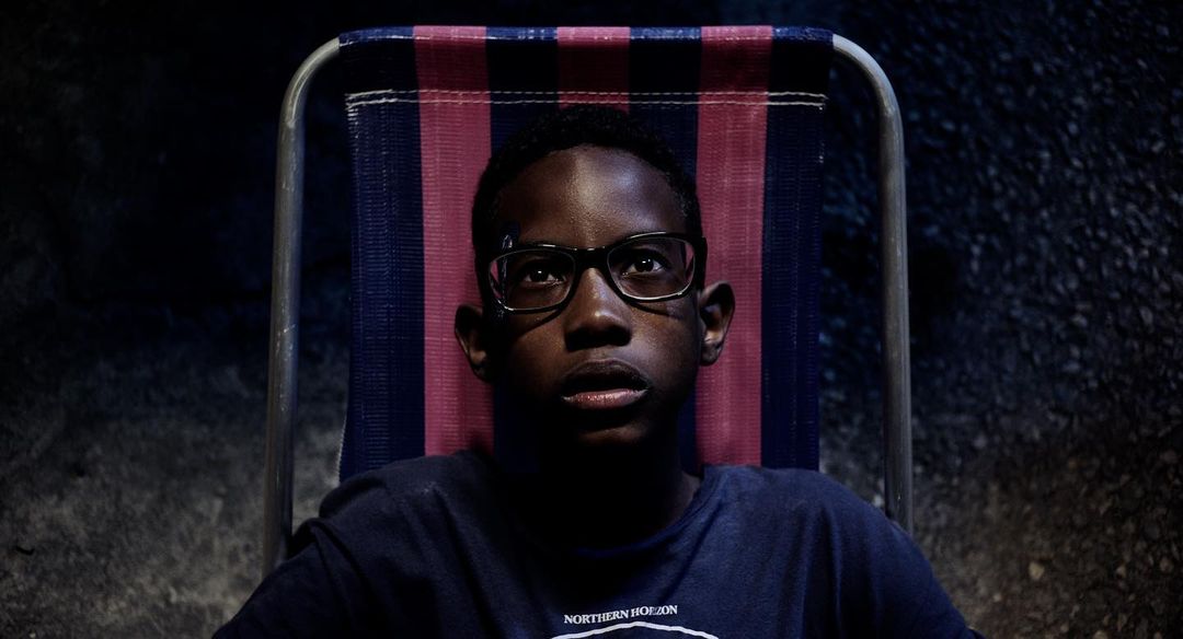 mtravessoni's tweet photo. Um jovem talento do futebol que sonha em ser astrônomo: esta é a premissa principal de ‘Marte Um‘, filme selecionado para representar o Brasil na briga por uma vaga no Oscar 2023, na categoria de Melhor Filme Internacional. https://t.co/XyKksfVK7r https://t.co/8nnI1mha80