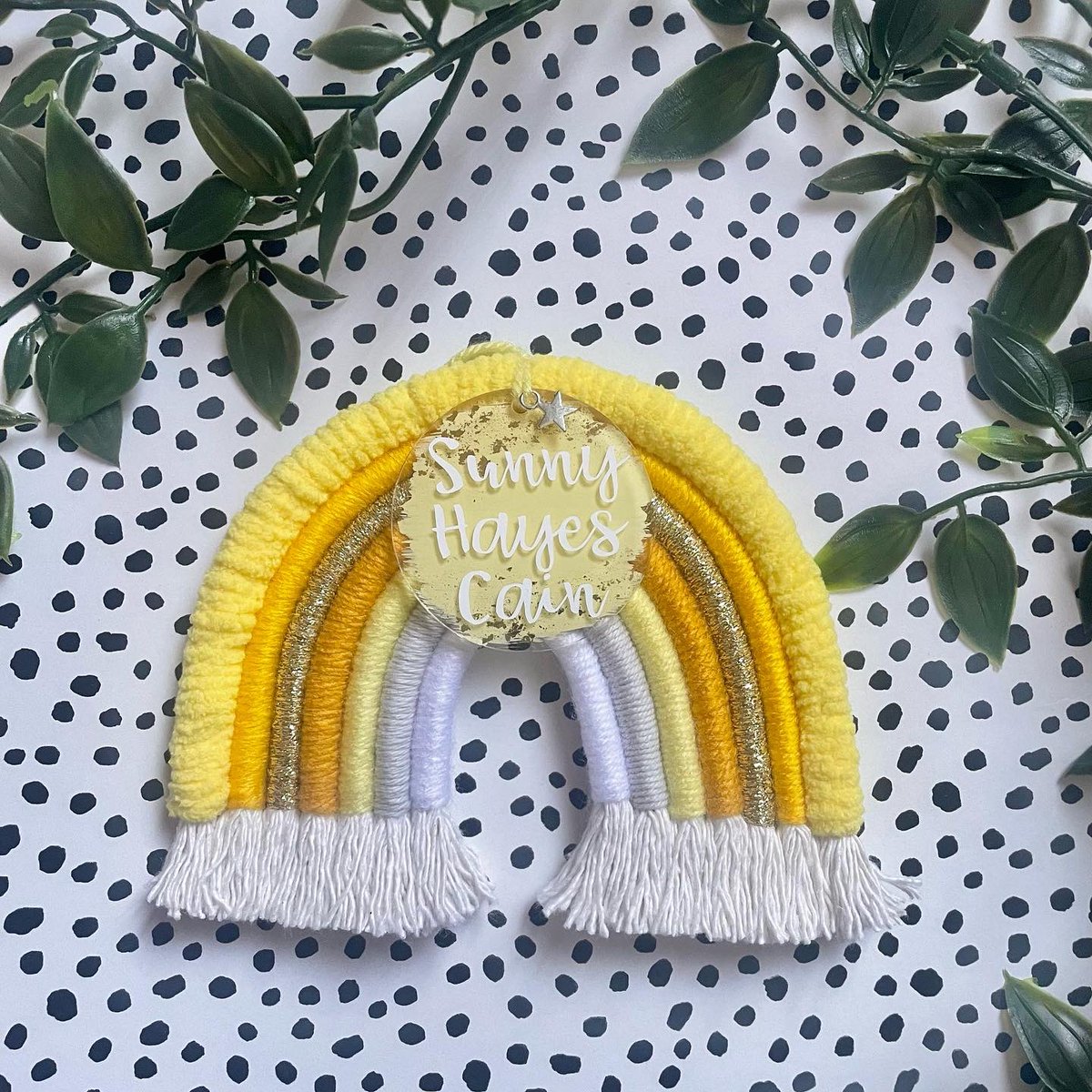 ☀️ YOU • ARE • MY • SUNSHINE ☀️ 

Did you know yellow symbolises happiness, warmth and sunshine - this beautiful personalised midi is just that don’t you think? I love the ombré effect and the added texture of the fluffy arch and gold glitter 

#craftyfeatures #handmade #etsy