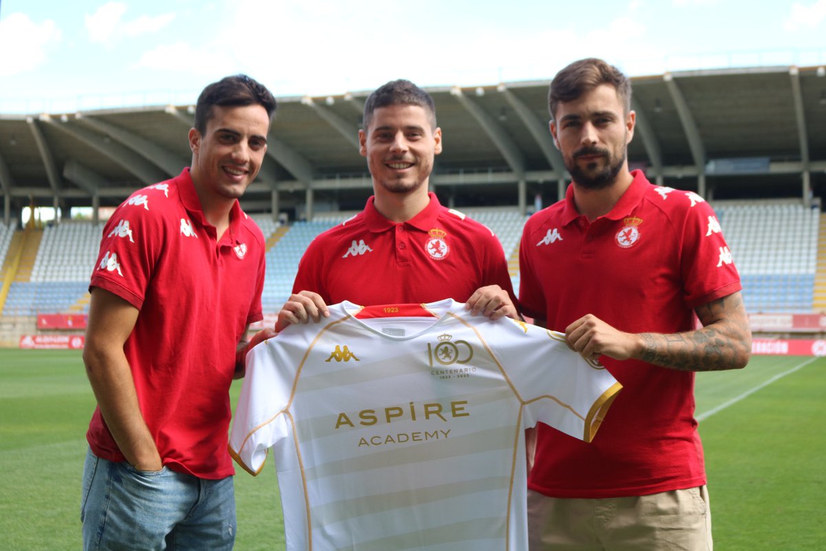 CyDLeonesa's tweet photo. 📸 Acabamos con las presentaciones:

🔸 @alexblesa10
🔸 @cristianPA_22
🔸 @Ralarcon_11 

#AúpaCultu https://t.co/gngcDbQjhk