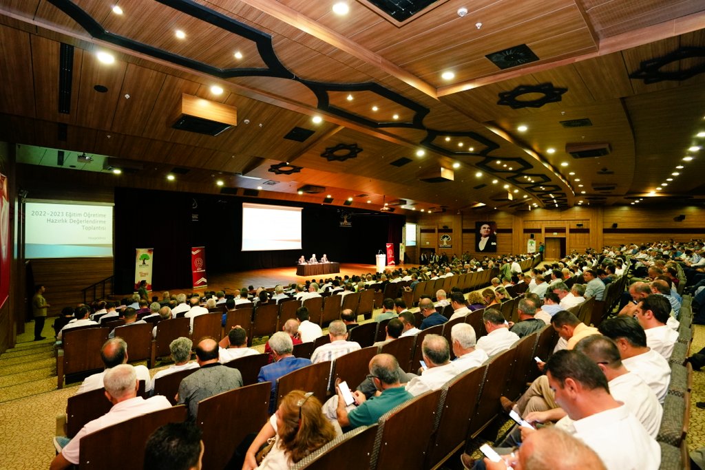 📢Müjde...

Şehitkamil'de görev yapan öğretmenlerimize 1️⃣.5️⃣0️⃣0️⃣ TL destek vereceğiz.

Geleceğimizi şekillendiren mimarlarımız olan öğretmenlerimiz, her şeyin en iyisini hak ediyorlar.

Eğitim camiamıza desteğimiz, artarak sürecek.

<a href="/gul_davut/">Davut GÜL</a>

#ŞKM📍