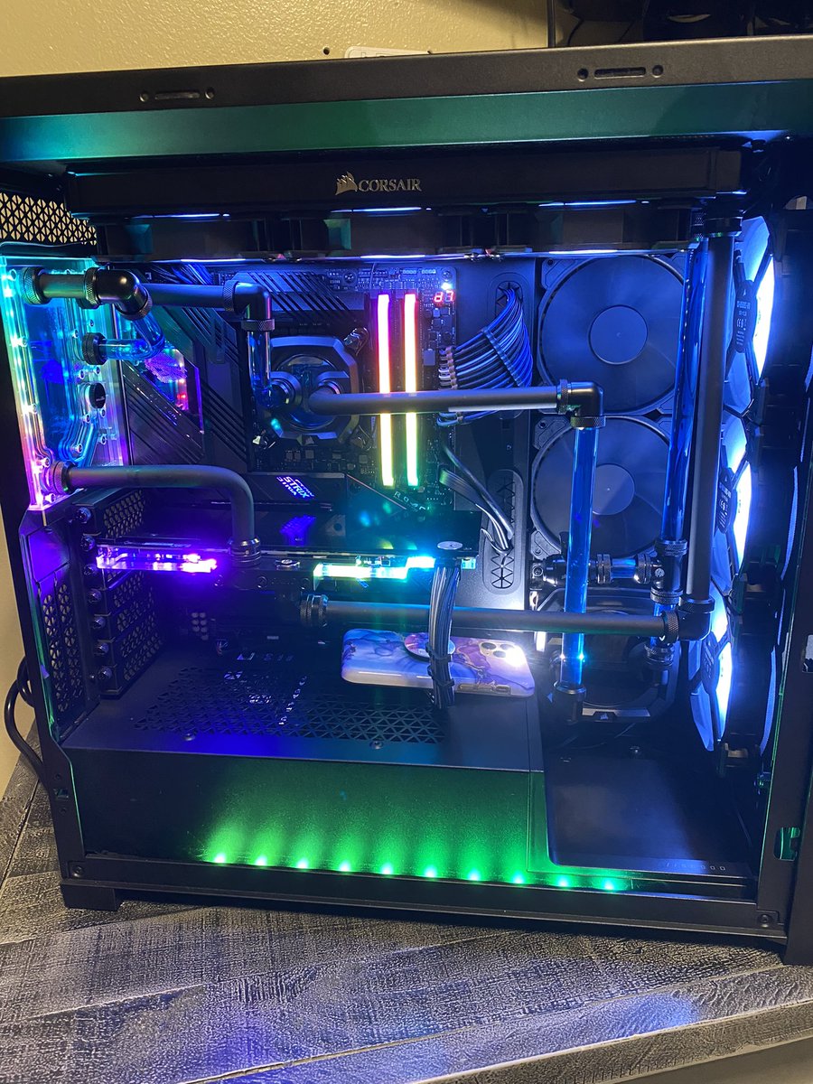 So finally finished I think it came out better than I expected @EKWaterBlocks <a href="/CORSAIR/">CORSAIR</a> <a href="/IntelGaming/">Intel Gaming</a>