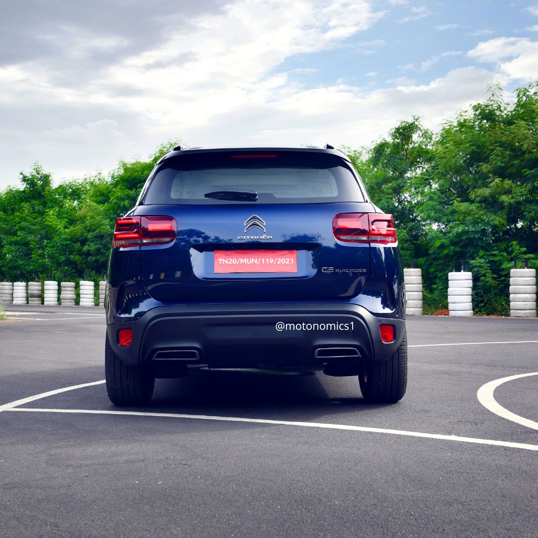 Motonomics1's tweet photo. 2022 @CitroenIndia  C5 Aircross Facelift launched: Priced at Rs 36.67 lakh🇮🇳
Key Changes-🚨
☑New 18-inch wheels
☑Engine Remains Same- 177hp, 2.0-liter diesel engine
☑Redesigned AC vents
☑New 10-inch touchscreen infotainment
#C5AircrossSUV #ComfortClassSUV #citroeninindia https://t.co/tRAdtzHjkk