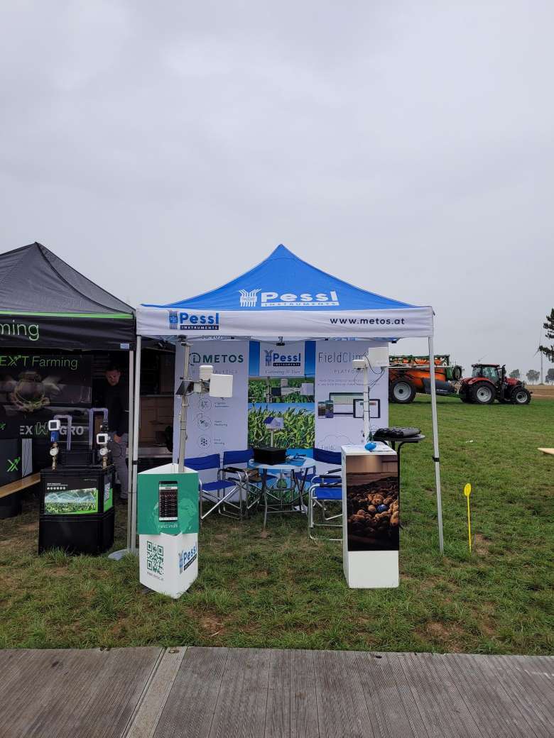 metos_austria's tweet photo. Sunshine or rain, we're always happy to meet you!
Potato Europe is slowly coming to an end so don't miss a chance to meet our team members👉Benedikt Pircher and👉Egbert Bakker in Area G, stand F20 (with our partners NEXT Farming).🥔
#pessl #metos #farmfacts #potatoeurope2022 https://t.co/iCc0g2dgkK