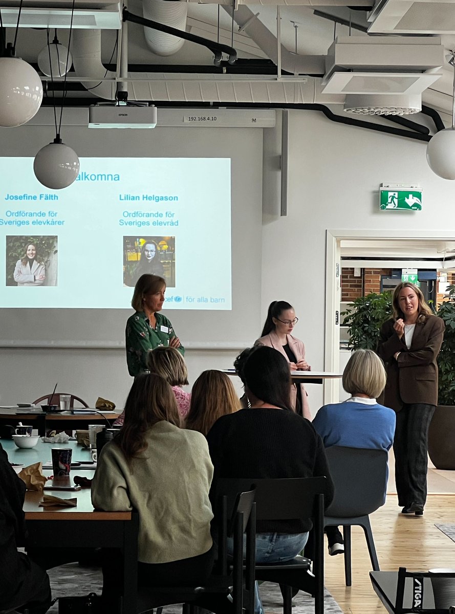 Pernilla Baralt (@pernillabaralt) on Twitter photo Igår fick vi på UNICEF Sverige besök av <a href="/josefinefaalth/">Josefine Fälth</a> från Sveriges Elevkårer och <a href="/HelgasonLilian/">Lilian Helgason</a> från Sveriges Elevråd. Viktiga samtal om vikten av att lyssna på barn och unga, och om vad som krävs för att skapa en jämlik skola
Ser mycket fram emot fortsatt samarbete. Igår fick vi på UNICEF Sverige besök av <a href="/josefinefaalth/">Josefine Fälth</a> från Sveriges Elevkårer och <a href="/HelgasonLilian/">Lilian Helgason</a> från Sveriges Elevråd. Viktiga samtal om vikten av att lyssna på barn och unga, och om vad som krävs för att skapa en jämlik skola
Ser mycket fram emot fortsatt samarbete.