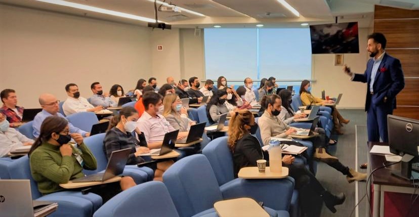 MxScl's tweet photo. En mi segunda clase en la maestría de derecho de empresa de la Universidad Panamericana hablando de #MASC #mediación y #generación de #acuerdos.

Alumnos muy entusiastas y participativos. Estupendo intercambio de ideas y opiniones.

#ChiefNegotiator https://t.co/Gg8FEf8ovA