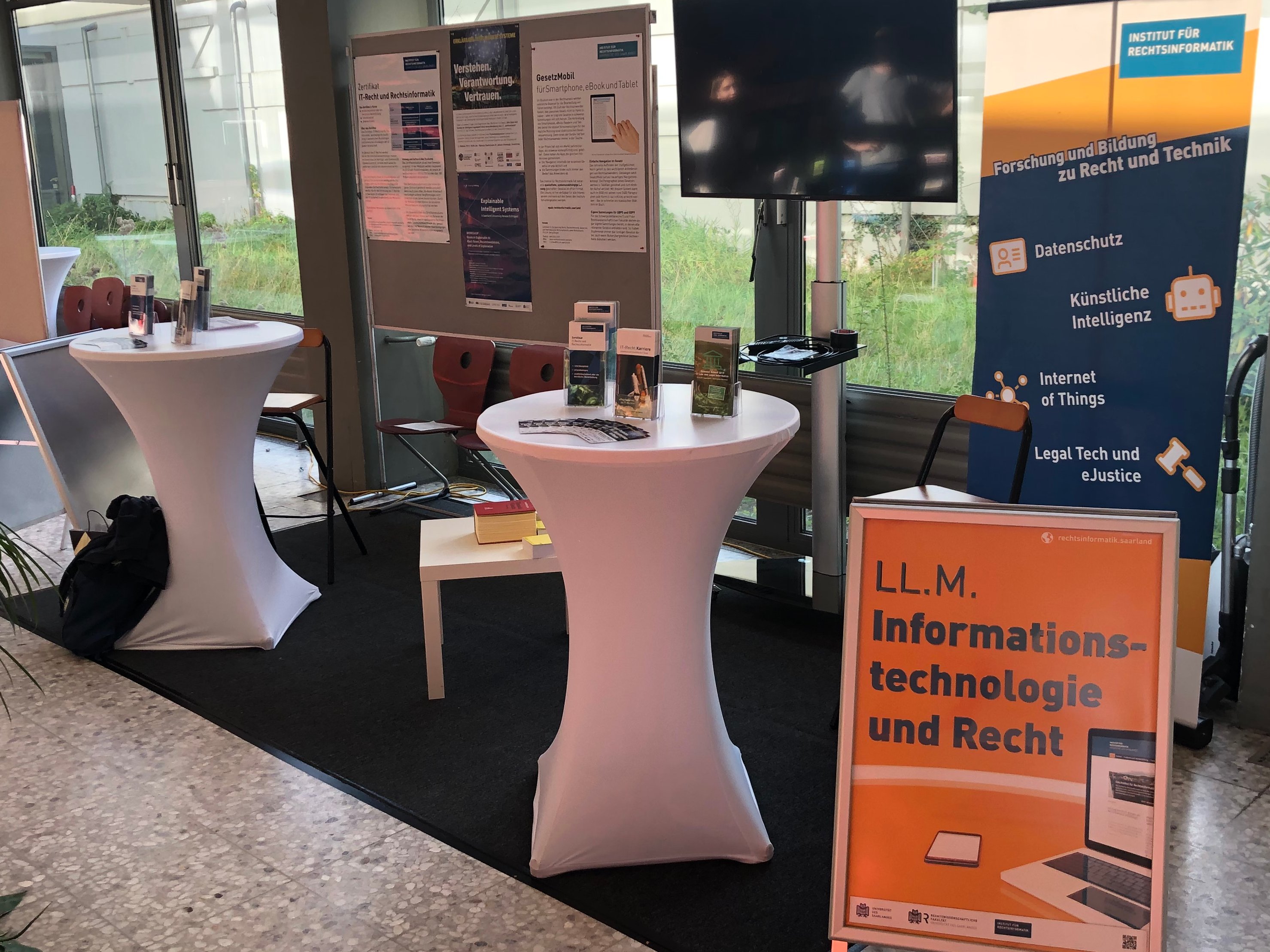 Institut für Rechtsinformatik (InstitutRecht) / Twitter