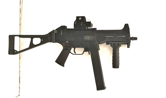 今日のUMP45さんCYMAのUMPストックから加工して取り付けたので角度が良好です#UMP45 