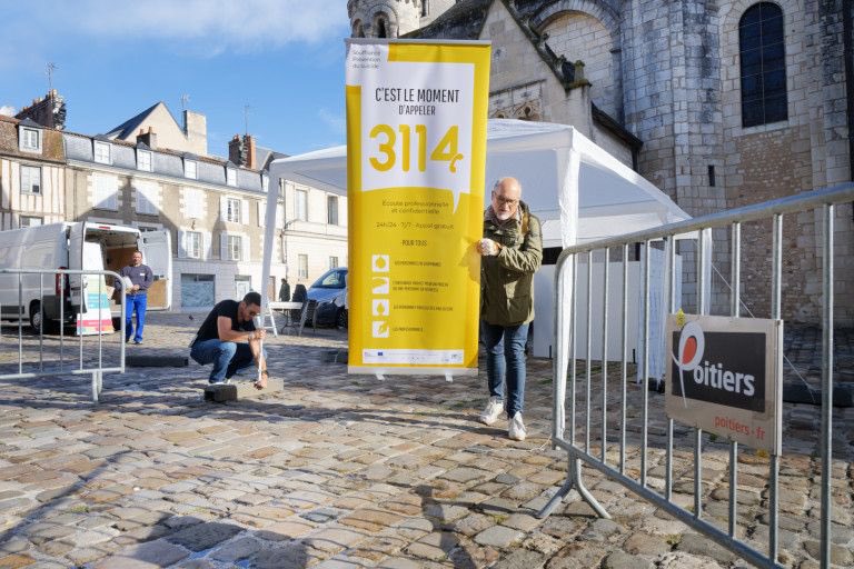 Le <a href="/CHLaborit/">CH Laborit</a> s’installe près de l’église Notre Dame la Grande 🎗