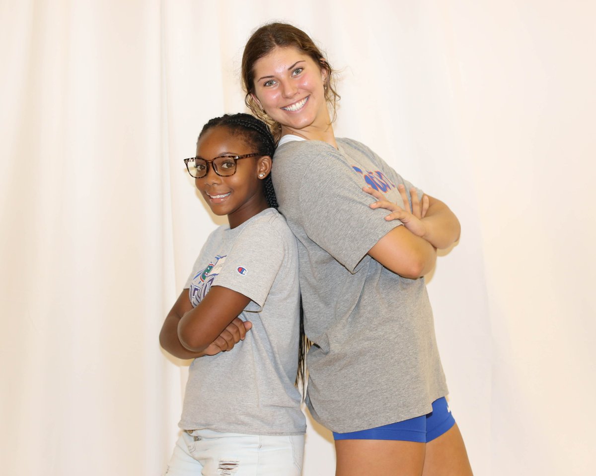 GatorsVB's tweet photo. Special moments like these 💙🧡

Got to hang with our Ball Crew little sisters last night! 

#GoGators https://t.co/EJzpkSbdOO