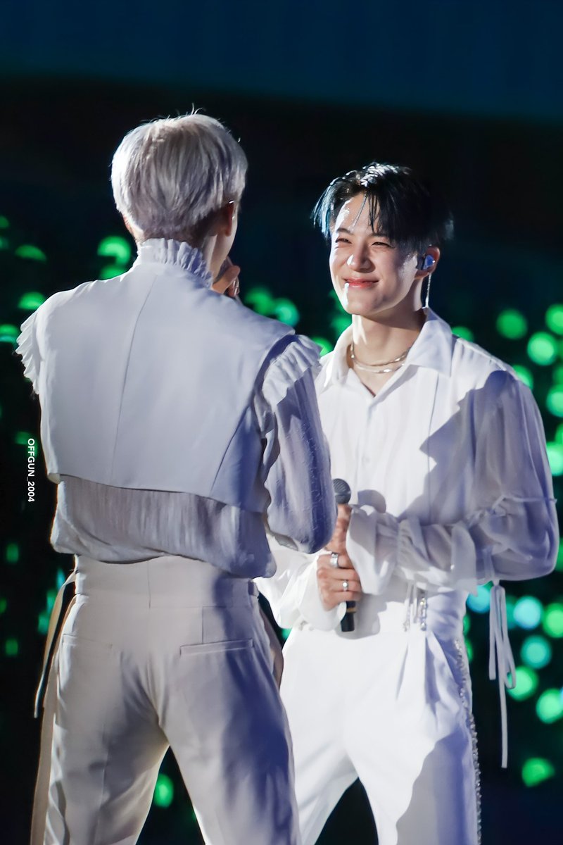 no_lee_23's tweet photo. อ๋อ นี่คือสาเหตุรอยยิ้มของโน่ซินะ☺️
#JENO  #JAEMIN #nomin #THEDREAMSHOW2_DAY1 
#NCTDREAM https://t.co/UG8UjRv5yU