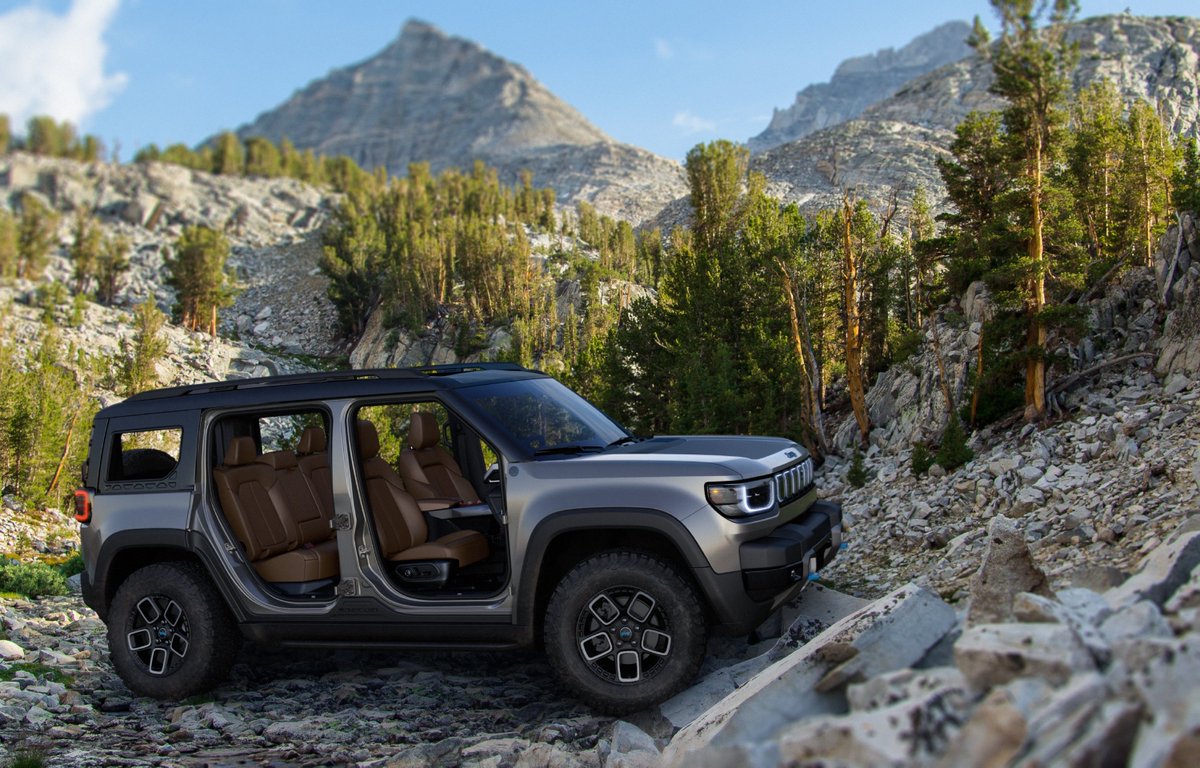 SpeedSportLife's tweet photo. The new all-electric Jeep Recon. Shake that money maker.🤑🤑🤑 https://t.co/FoMO2w3PDO