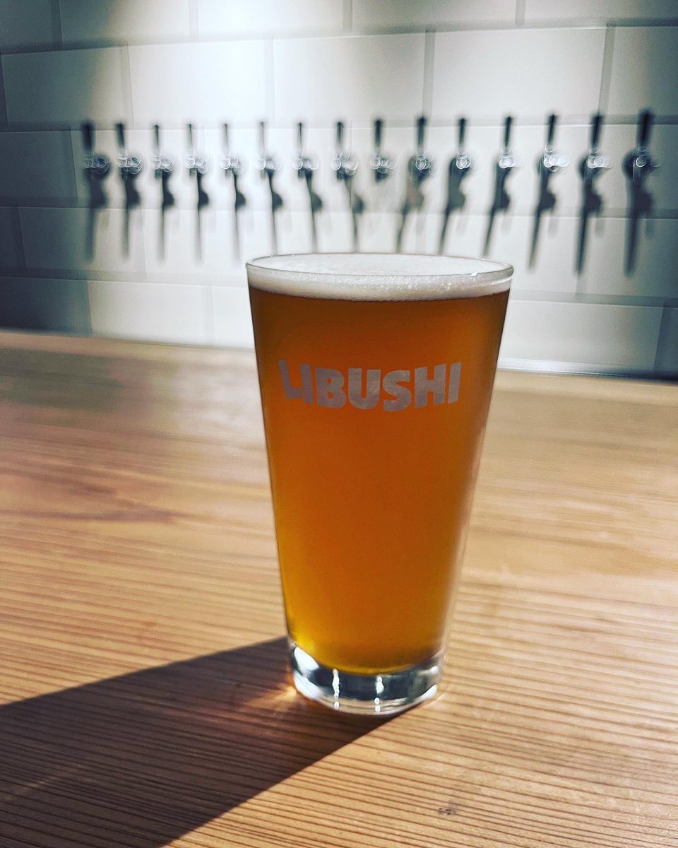 KsVacation's tweet photo. Maneskinいいっすよ...って言ったら速攻たくさんかけてくれるいいお店 #pineappleipa #libushi #maneskin https://t.co/1hwsw9rJFl