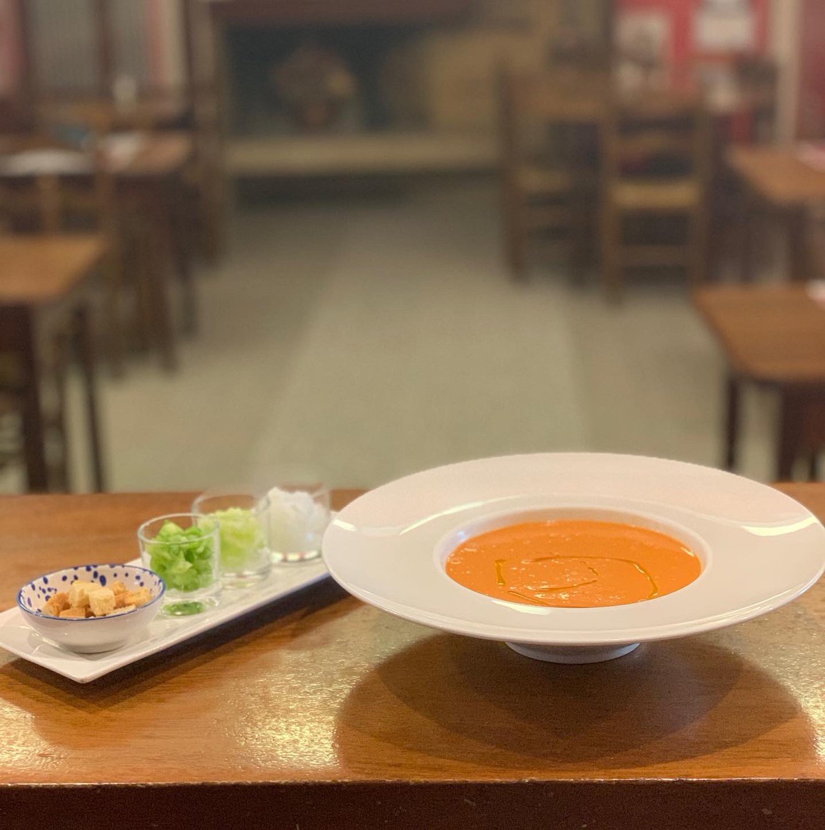 CanJeroniFig's tweet photo. Últims dies del nostre gaspatxo 😋🍅😋.                     #canjeronifigueres #fetacasa #figueres https://t.co/RSxmKxGxM3