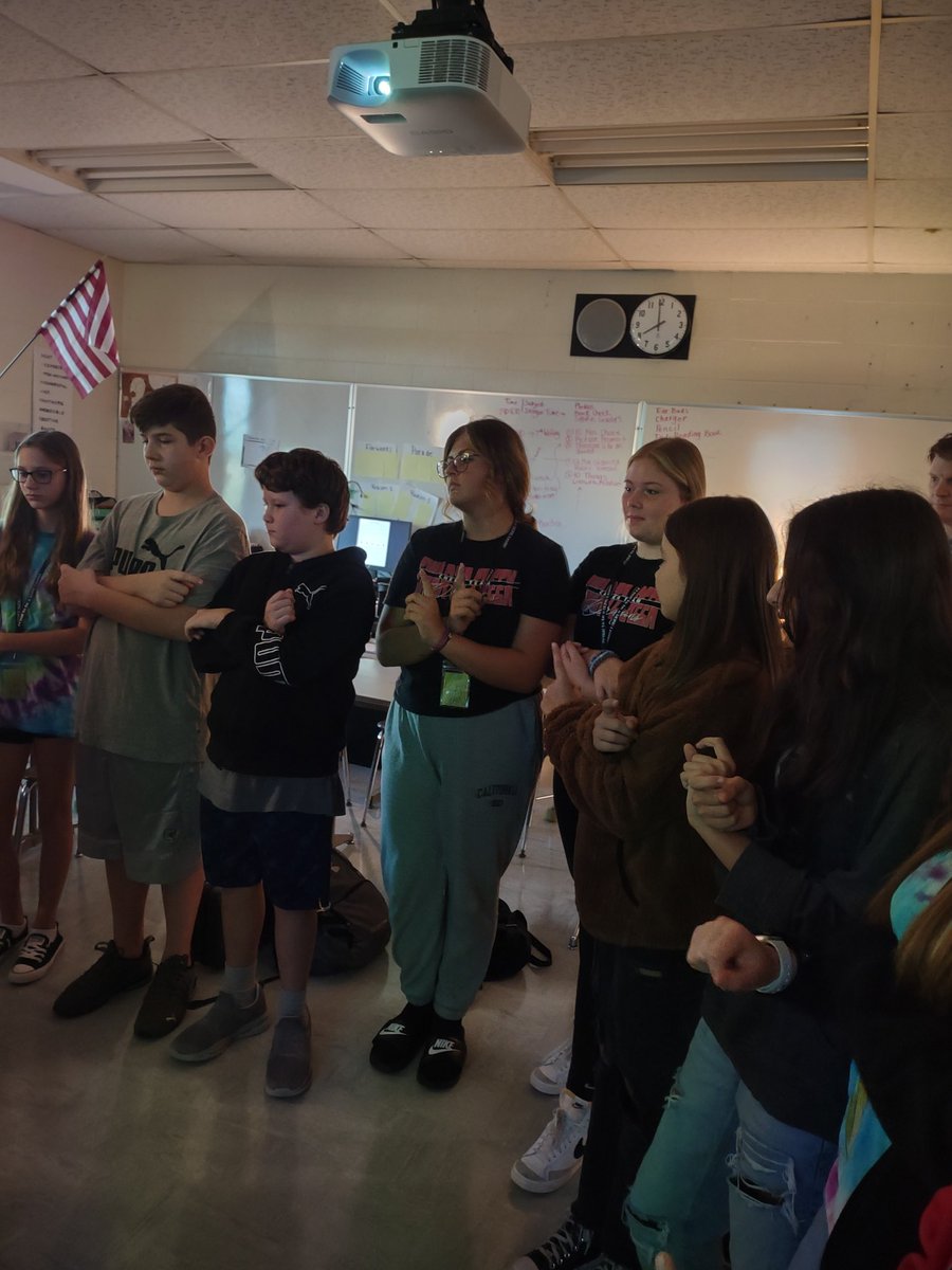 TonyaBrownfield's tweet photo. @SCMSDragons Our Spark leaders are igniters of building peer relationship! @swartz_creek https://t.co/OHIEOkc5Eo