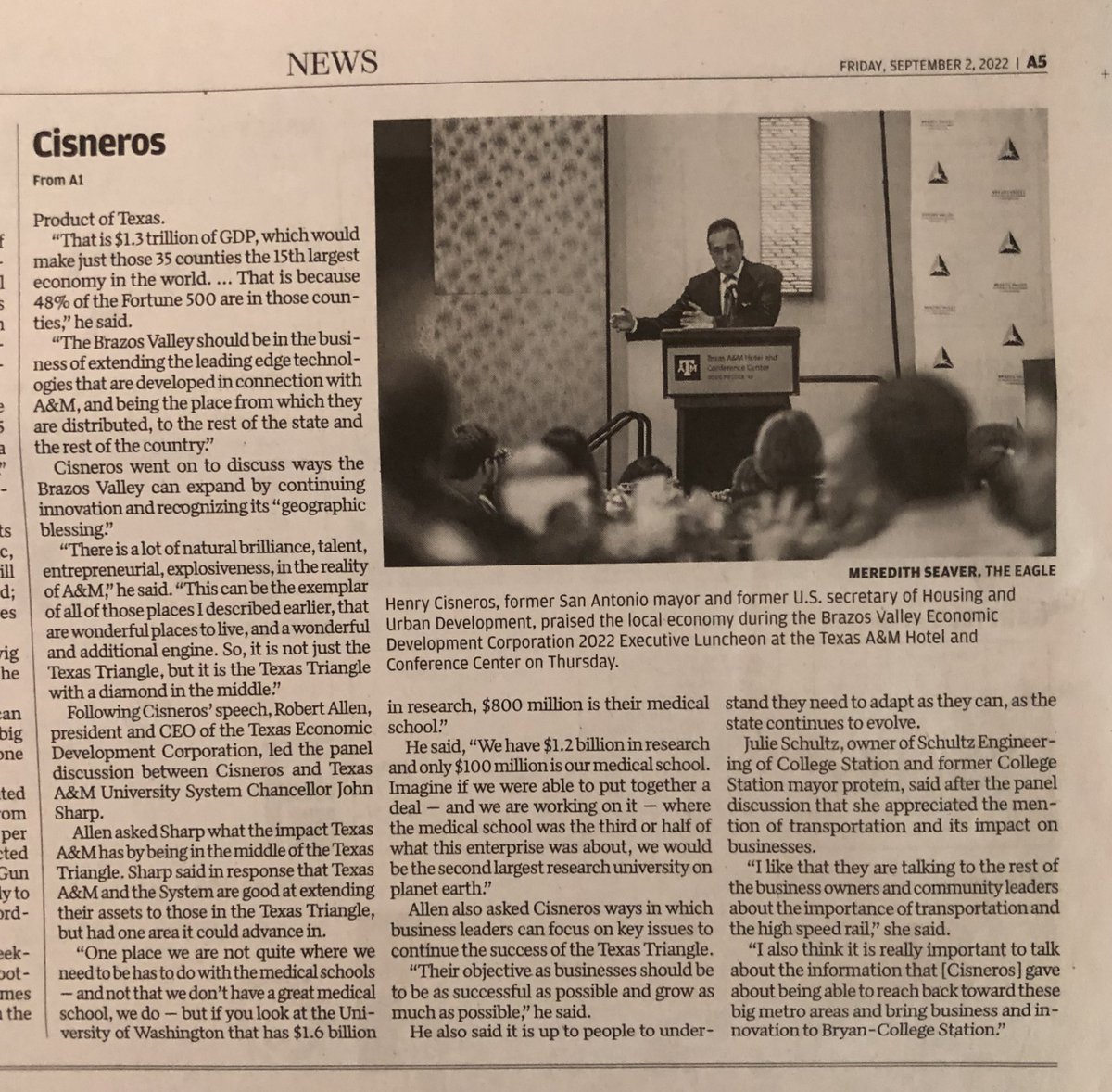 nprosenheim's tweet image. Texas Urban Triangle - 35 counties, 20 million people, $1.3 Trillion GDP, 53 (48%) of @Fortune500:  @henrygcisneros: @tamu “diamond in the middle” - population and economic data (@uscensusbureau @BLS_gov) in the news. #boosterism @lauptamu #mupallum #planningmethods