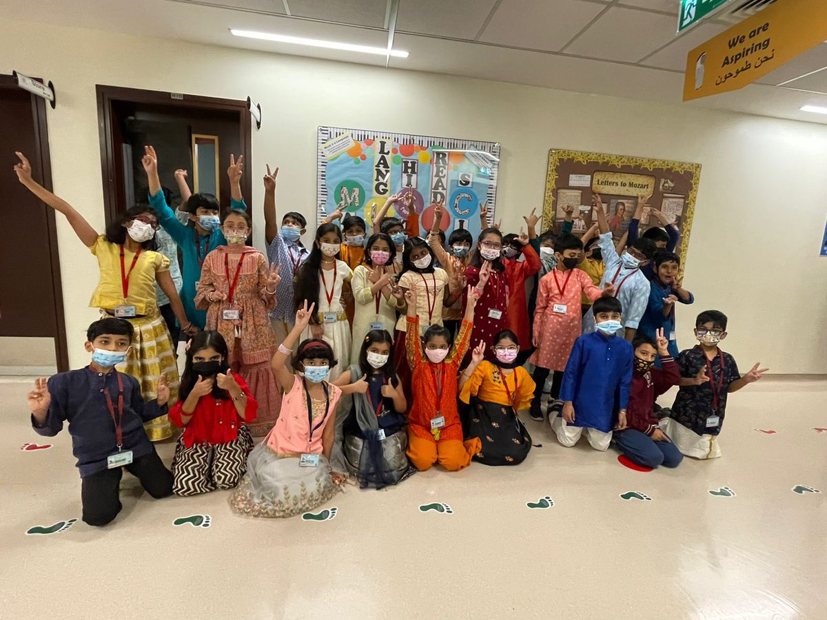 Srushti91836599's tweet photo. Yet another reason to celebrate for students of NMS 🎉 #Onam2022 #HappyOnam #class3F all dressed up for the occasion💖 @ShettySampoorna @gemsnms_alkhail https://t.co/vTCHWytyRz