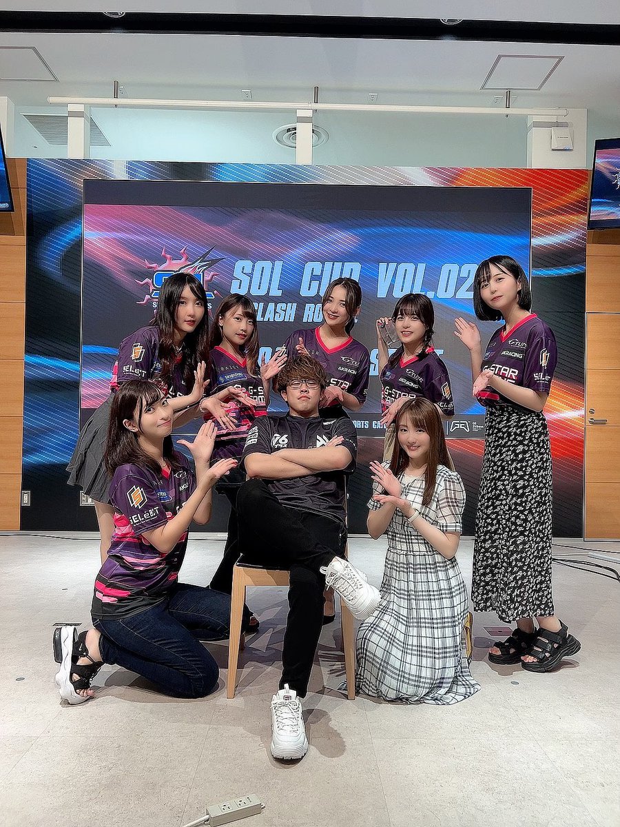 raikijones0331's tweet photo. SOLCUP楽しかったお疲れ様でした〜!
今日の1番楽しかったシーン貼っておきます。
#クラロワ https://t.co/8NAEBvVC8Q