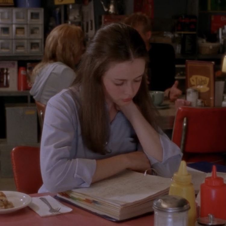 thinkergilmore's tweet photo. getting into my rory gilmore study mode https://t.co/onLmiAJu04