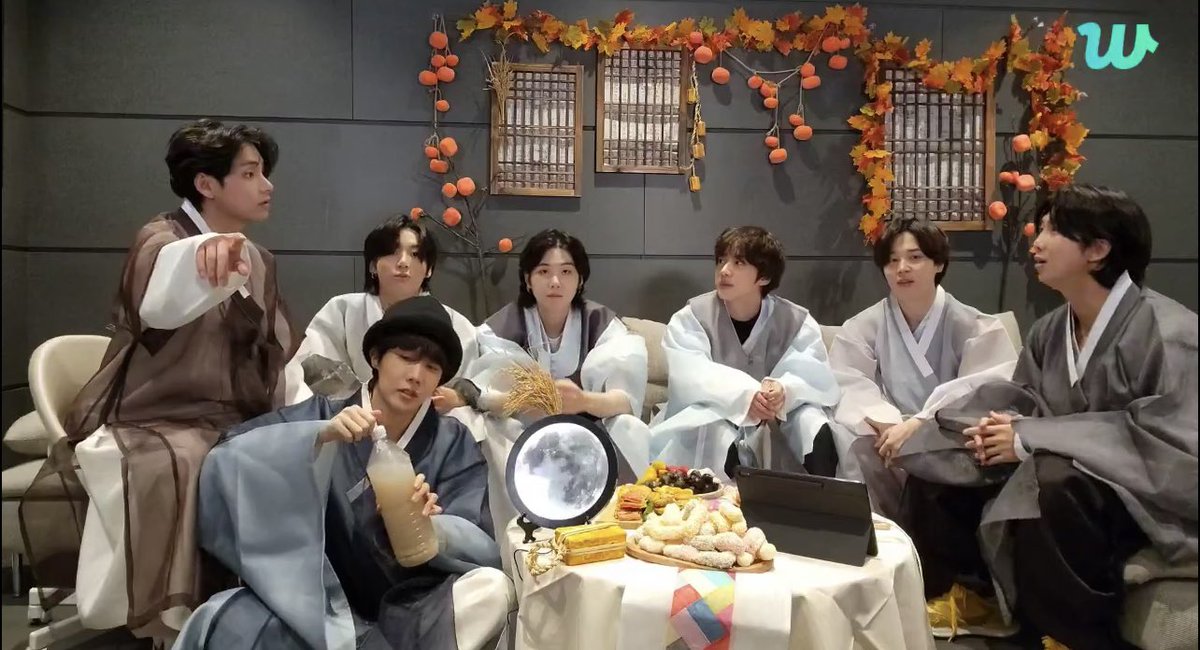 btsaresevennn's tweet photo. — [📝] Traducción completa del WEVERSE LIVE OT7 de #BTS“Es Chuseok”! https://t.co/VQIjmKXxTi