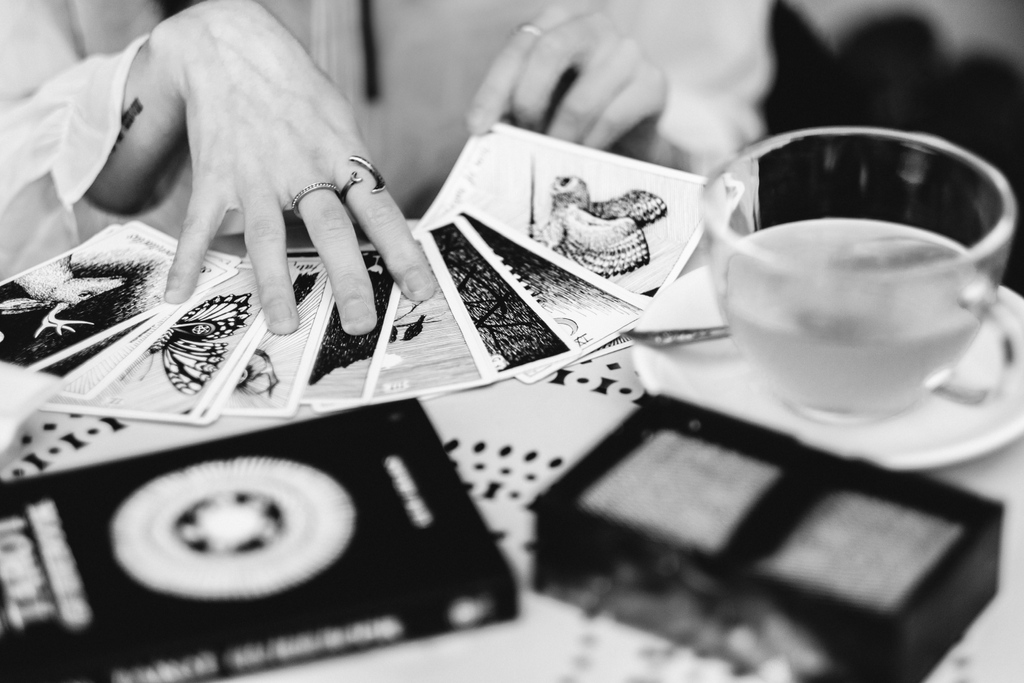 SpiritWellSL's tweet image. Tonight! Join us in our cozy lounge for our weekly Tonics, Tea Leaves &amp;amp; Tarot from 6-8PM. Come unwind with us! 🔮✨🧡 #spiritwell #tarot #spirituallifecoaching #thecreekdistrict