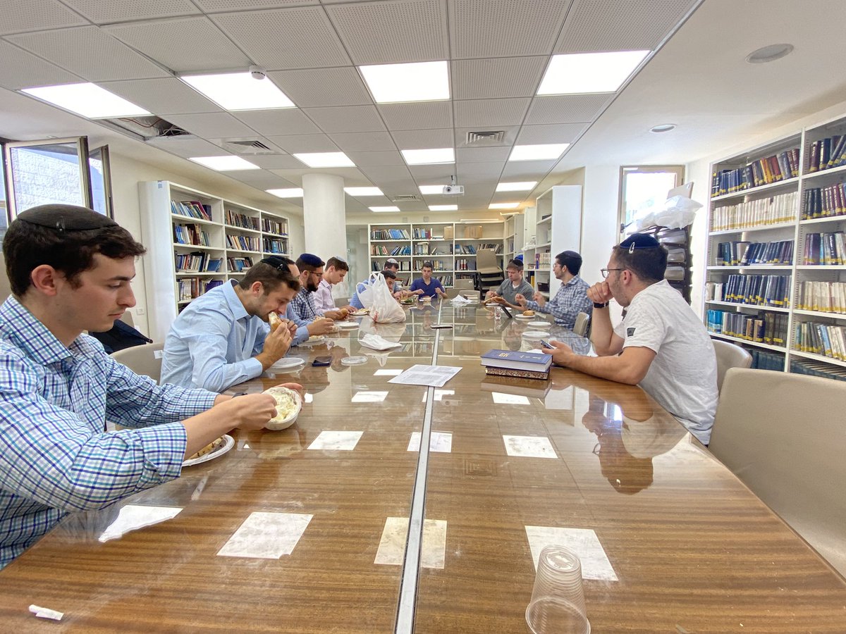 YHBFLeadershipP's tweet photo. #breakfastquoteoftheweek 

“Somebody who’s humble and realizes there’s more to grow will understand they need to remember and learn from the past in order to better prepare for the future.”

-Yaakov Panitch

#remember #Growth #humility https://t.co/3fdUdbOrwL