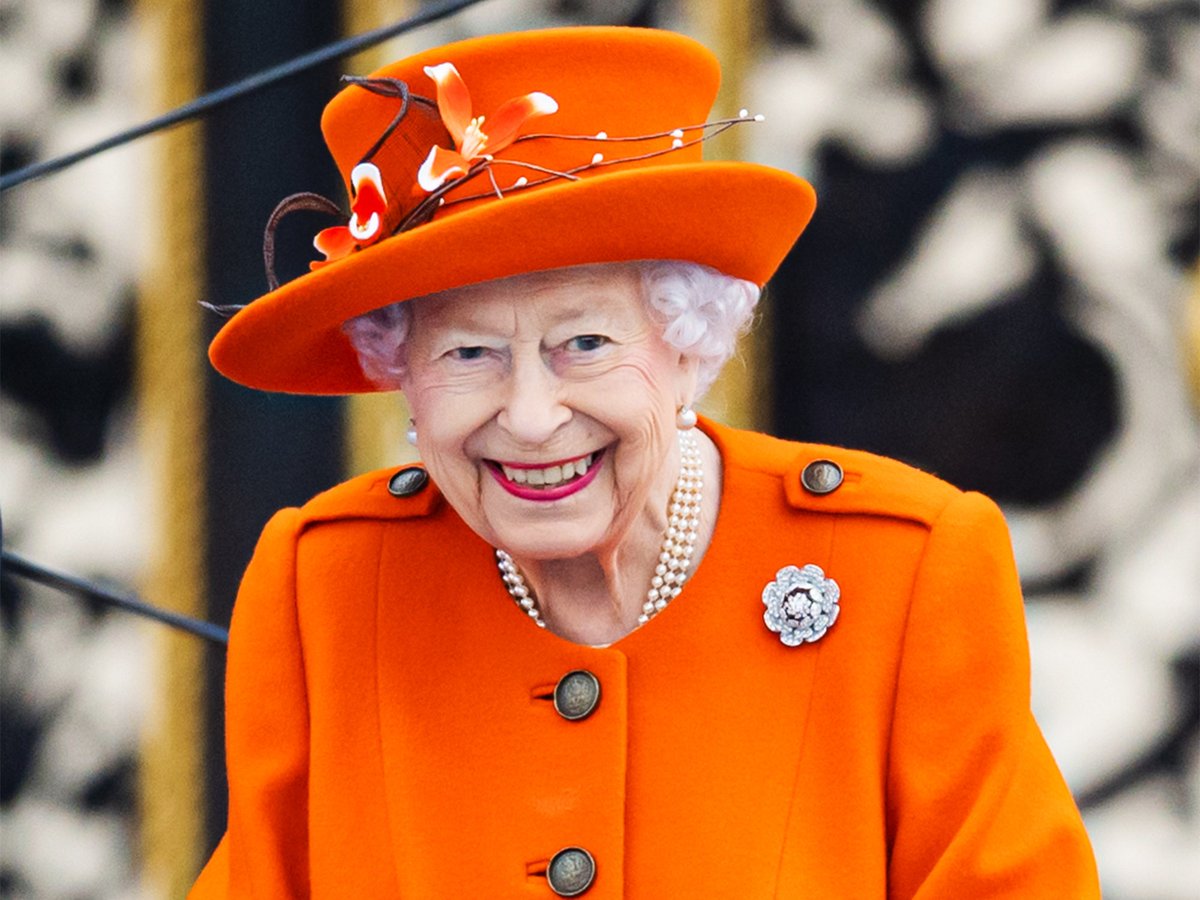 OfficialPUP's tweet photo. Our thoughts and prayers are with Her Royal Majesty The Queen as concerning news comes from Balmoral regarding her health. We join with the Nation as we pray for our Queen. https://t.co/RxfjinCesO