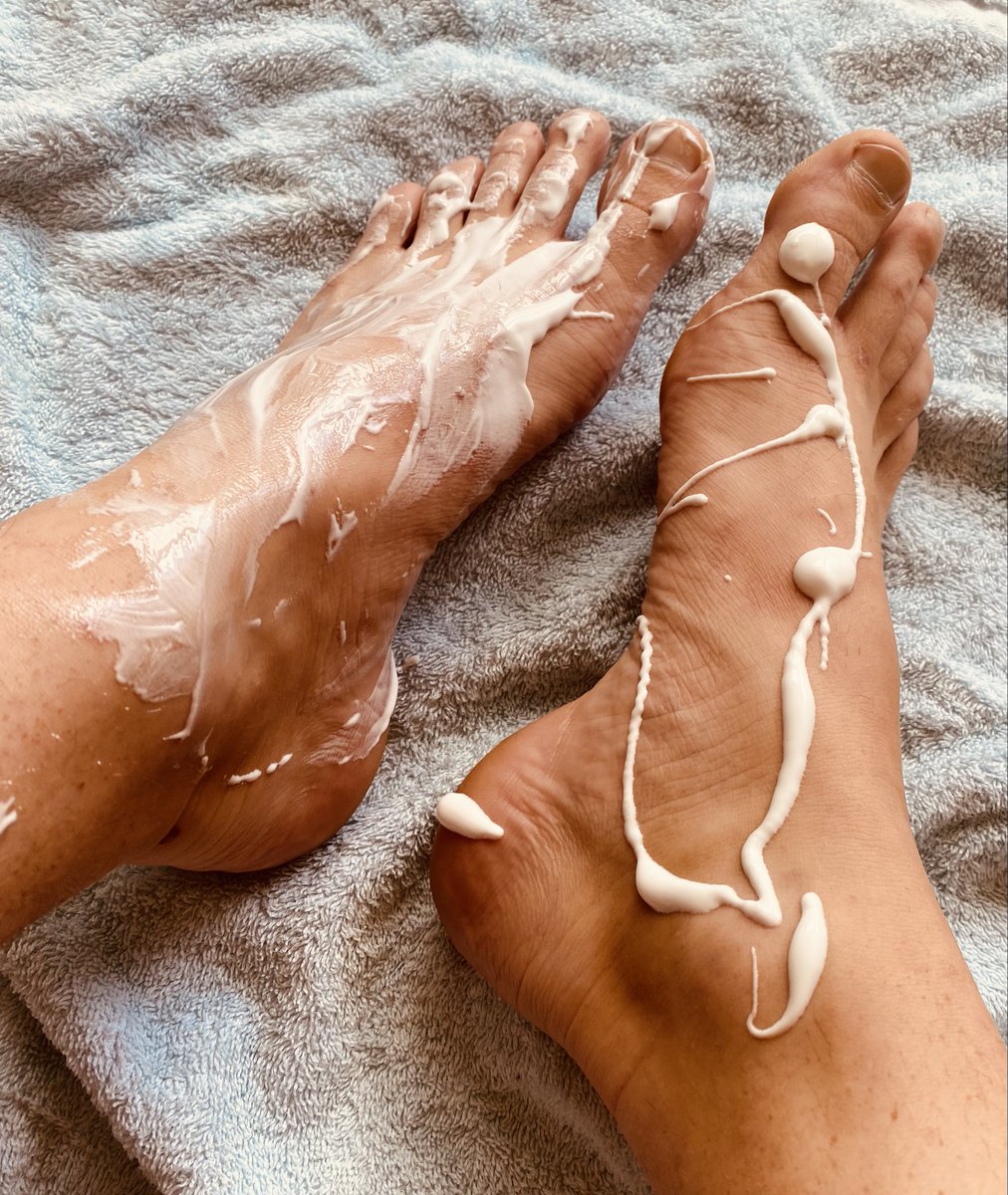feettaps's tweet photo. 🕴️AFTER the business job, NEXT job feet lotion!🦶🧴

More of my feet are in my FREE onlyfans https://t.co/AohKAVijFK

#creme #gay #feet #FeelGood #feetjob #feetmen #feetpicsforsales #feetfinder #feetfetiche #feetselling #feetporn #guyfeet #onlyfans #cashfag #findom #feedfinder https://t.co/rz0lv0PGun