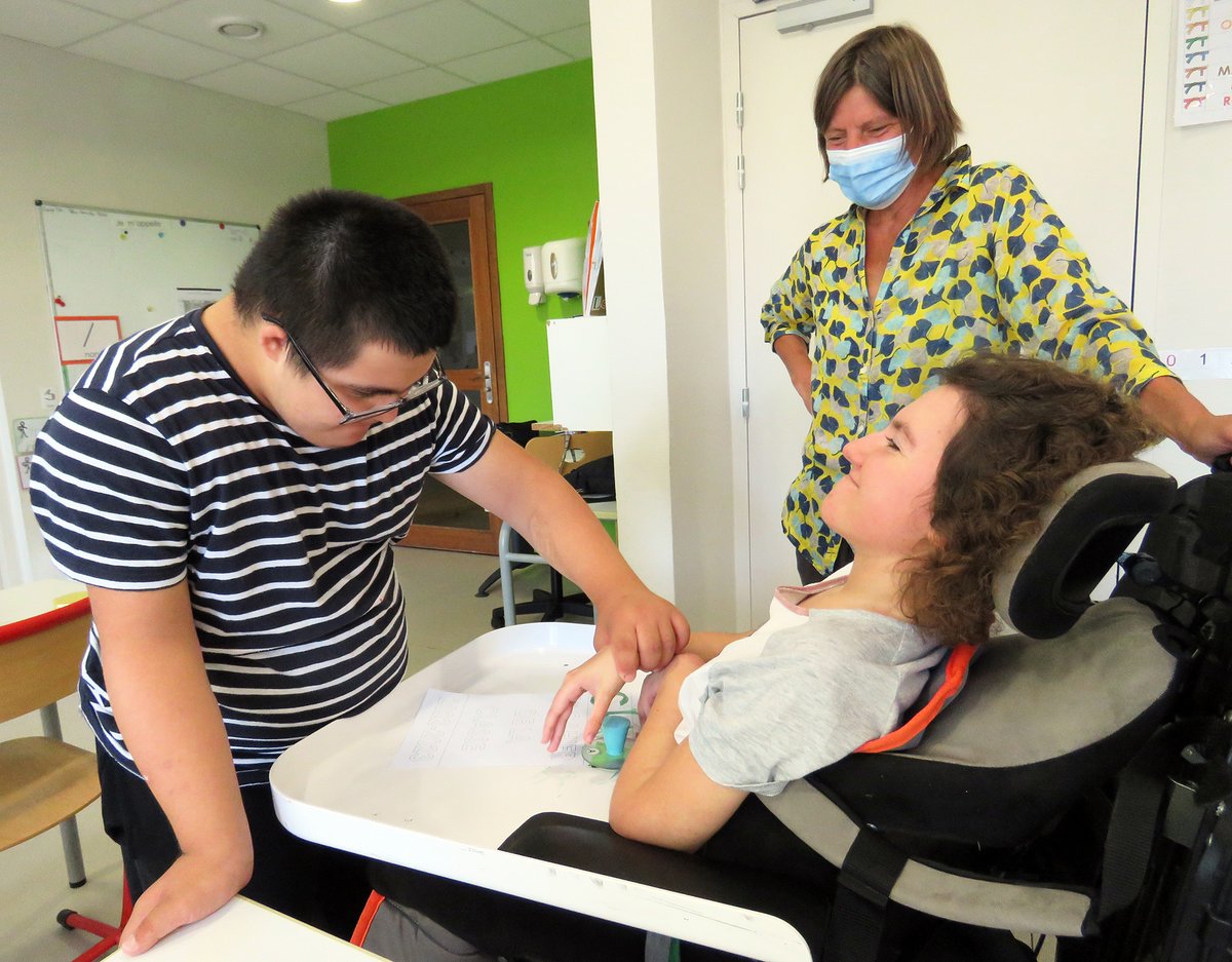 Une unité d'enseignement vient d'être reconnue au sein de l'IME Lelandais à #VilleneuvedAscq, permettant de renforcer la #scolarisation des enfants et ados porteurs de #polyhandicap.

+ infos : bit.ly/UELelandais