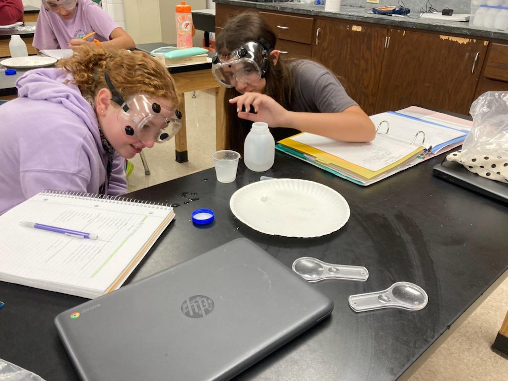 HarborsideMS's tweet photo. Science students investigating chemical reactions using everyday household items. https://t.co/icC6px5Rfw