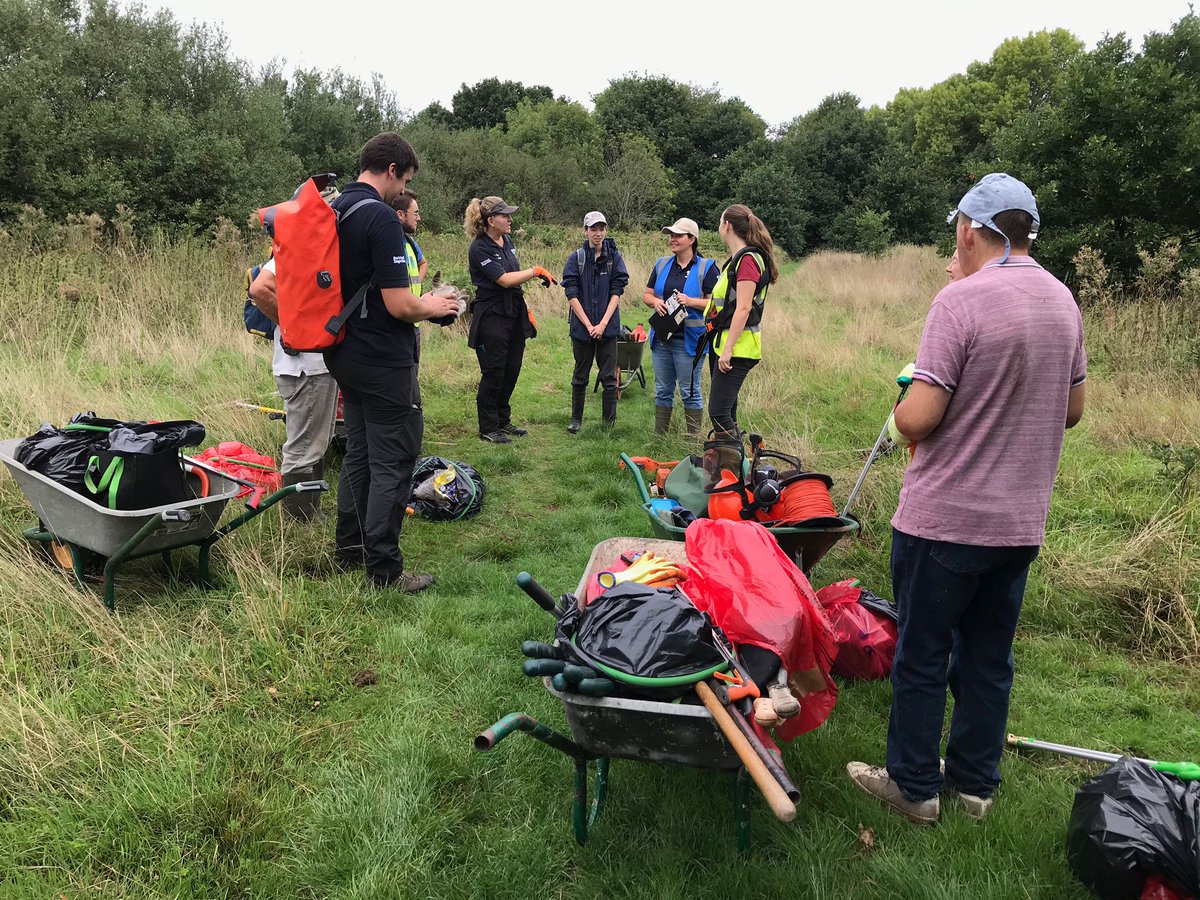 BDParkRangers's tweet photo. Working in #partnership with @Thames21 &amp; @Thames_Chase this week our #conservation #volunteers have been helping prepare the ground for the #River Rom #floodplain #restoration project. Wetland habitats will be restored to improve #wildlife #biodiversity &amp; help store #flood water https://t.co/6X59gECugP