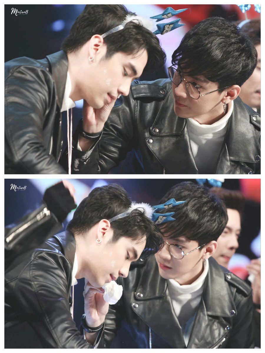 shanjun_linu's tweet photo. #ขุณขิมมอญ #TEeThanapon 
🤔🤔🤔
#KimTee look so lovely... 😘😝

如果今晚还没有taetee的话，
那我站一下椰糖吧哈哈哈😁😁 https://t.co/frJXy0aLwW