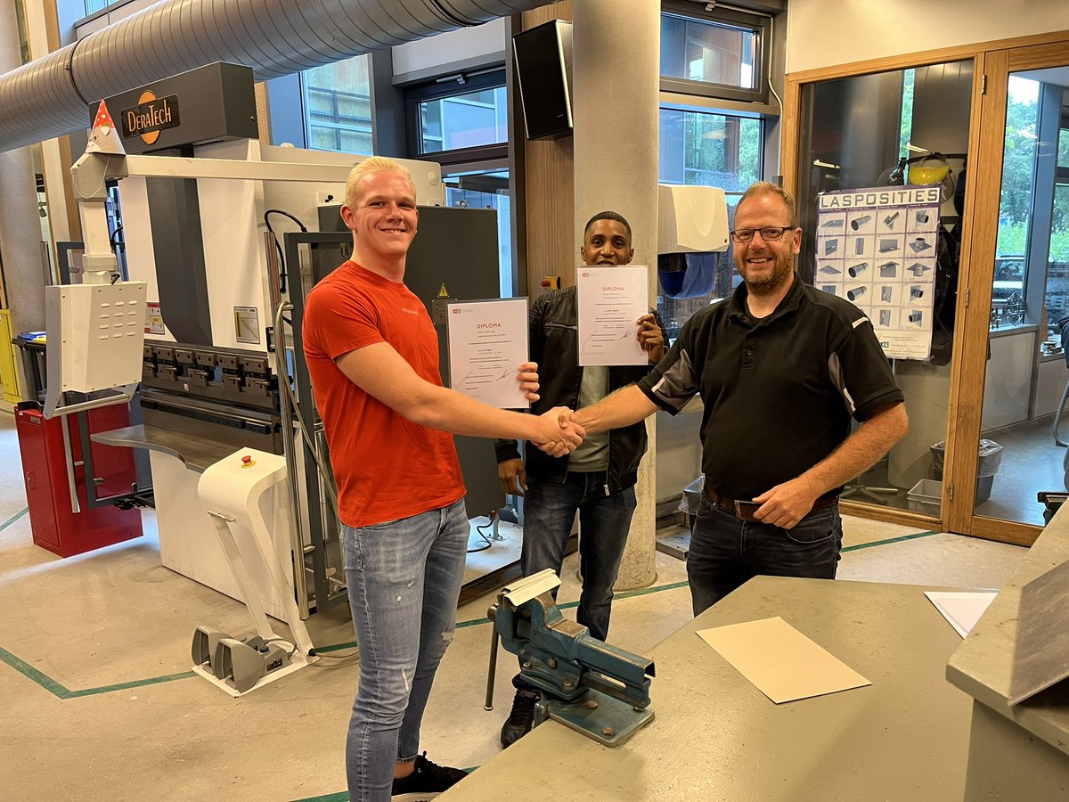 Eerste diploma’s van dit schooljaar uitgereikt.
Las-diploma.