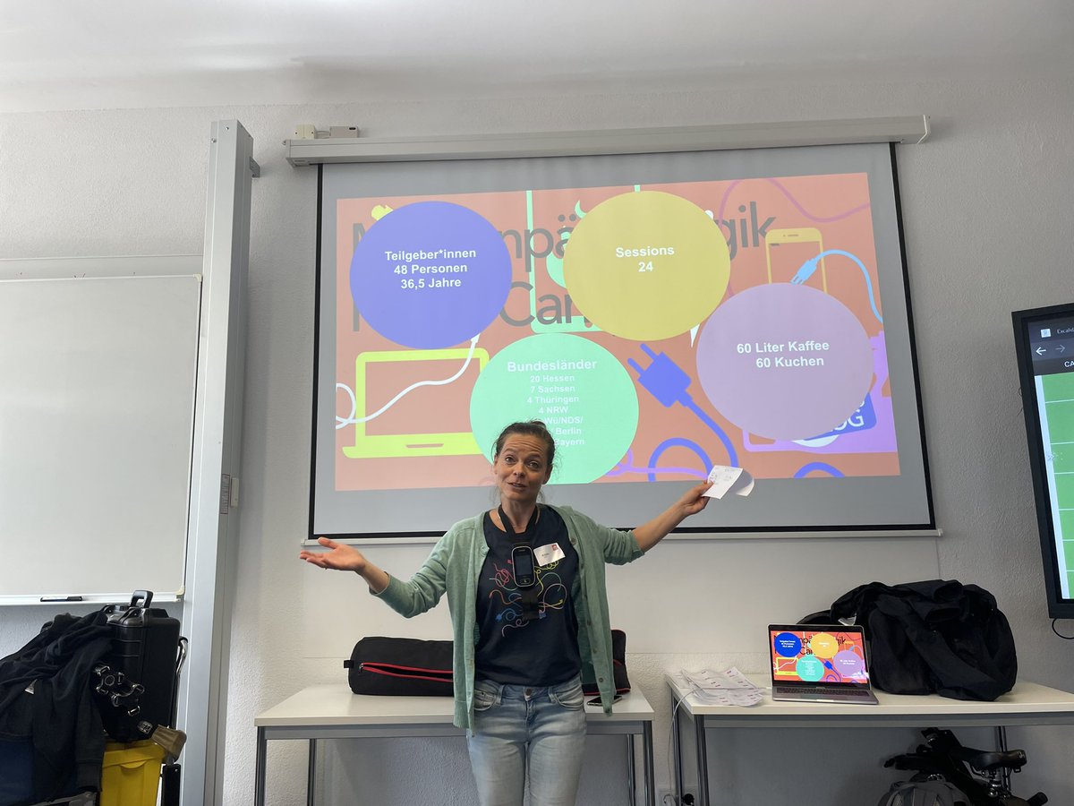 Das #mppb22 ist vorbei. Wir sagen Danke an alle Teilgebenden! Ein ganz besonderer Dank an <a href="/la_fool/">Kristin</a> für die super Moderation und unseren Gastgeber <a href="/rekcips/">Hannes@bildung.social</a> und das ganze Orga-Team! Tschüss #Fulda und Hallo #mppb23