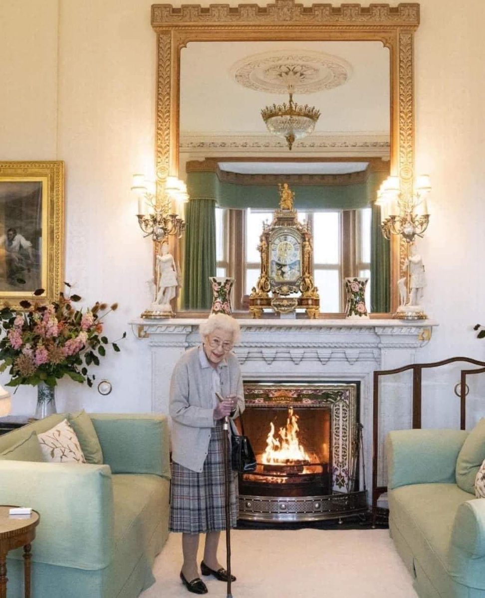 StAndrewCE_HW's tweet photo. Statement from Buckingham Palace:
The Queen is under medical supervision at Balmoral after doctors became concerned for her health, Buckingham Palace has said.

We pray for her Majesty and her family at this time https://t.co/qsWbv3D3sM