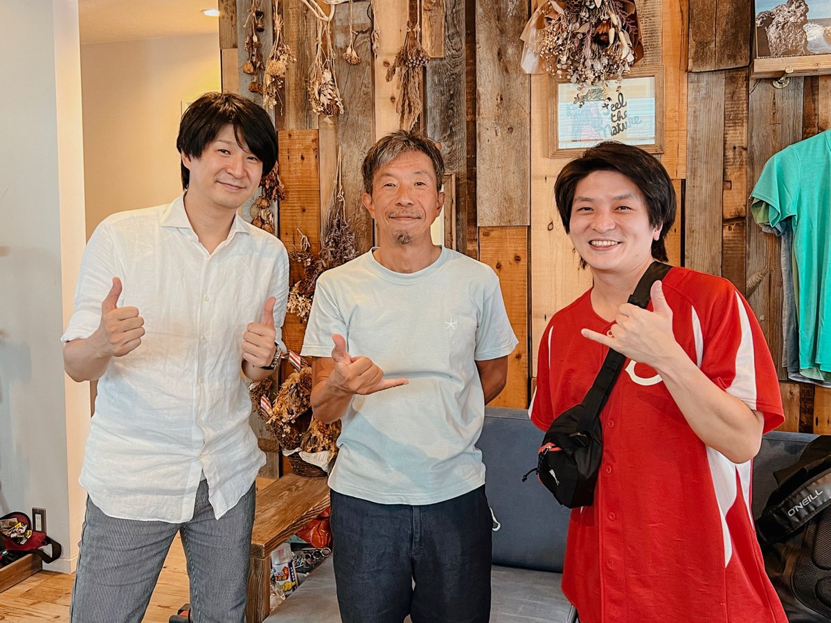 KamaeYasunori's tweet photo. むらたさんが制作した「Stand Up! and Paddle!」を歌わせてもらってから早4年。遂に #SUP 体験が実現!色々な意味で忘れられない1日に。この模様は後日 #YouTube にUP予定。むらたさん、#フェザーファクトリー の皆様、有り難うございました!! https://t.co/9cOLaHvlLO
@tztommy #荒木林太郎 #構康憲 https://t.co/UBUNyA0FZR