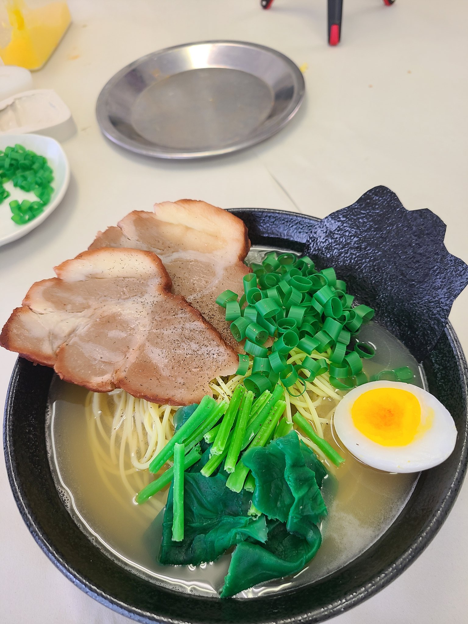 獅白ぼたん　お出かけパーカー　ししろんと行く！ラーメンツアー Amazon.co.jp: 獅白ぼたん お出かけパーカー ししろんと行く
