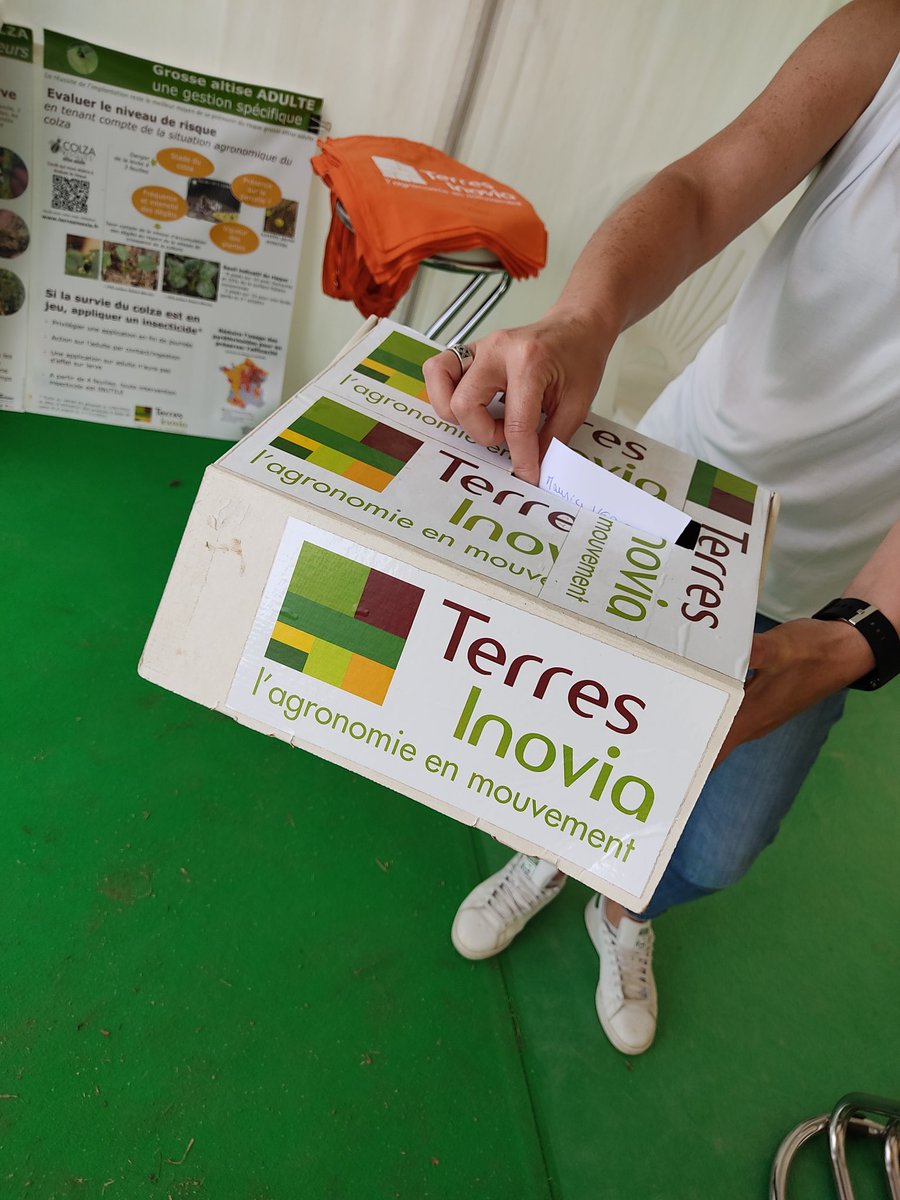 be_roux's tweet photo. @Innovagri1 il y a des gagnants au stand @terresinovia https://t.co/qRZpIfICUc
