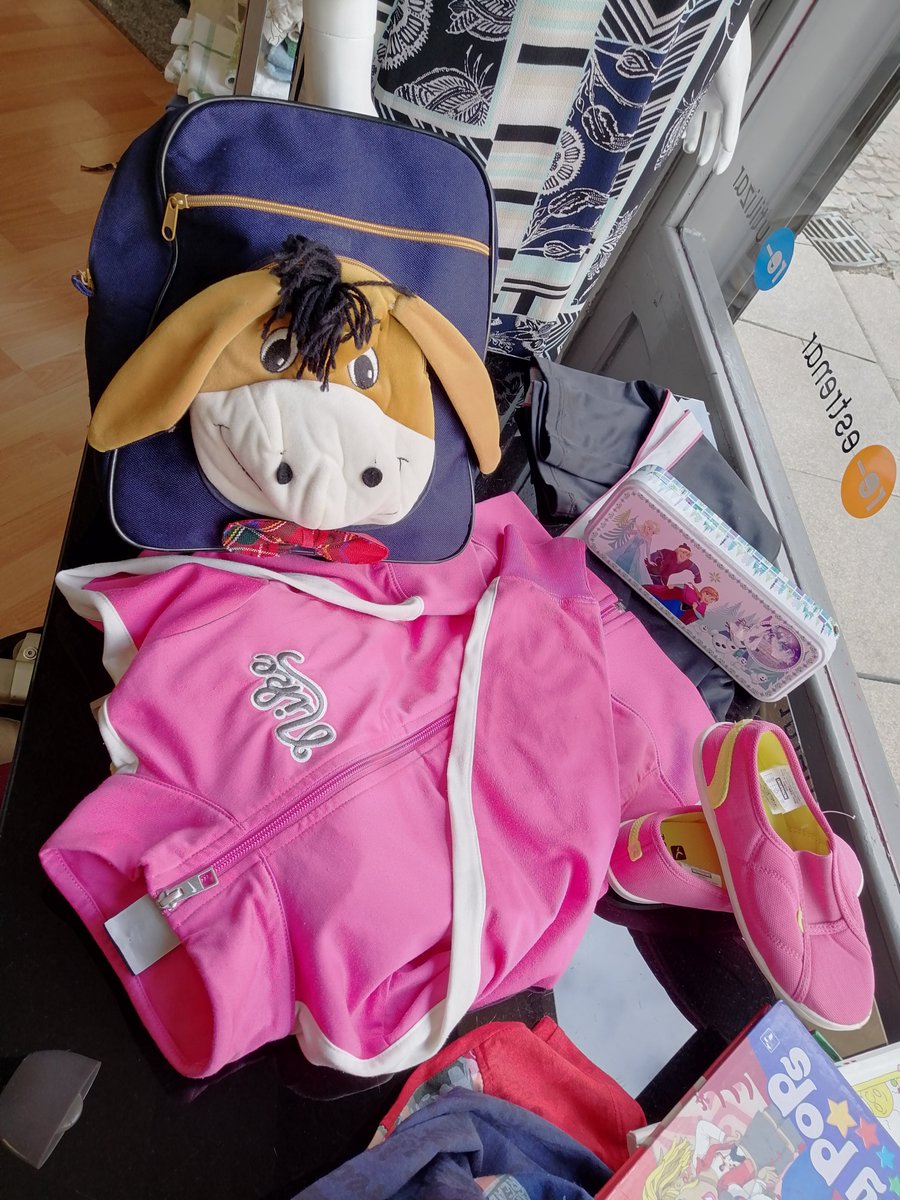 caritas_zamora's tweet photo. ¿Preparados para la #VueltaAlCole?🎒📙✏️🖊✂️📎
Haz tu vuelta más llevadera con los mini precios de la tienda de Moda Re de Cáritas Diocesana de Zamora.
¡Ven a visitarnos!
📌Estamos en C/ Corral Pintado, 1
👉Si reutilizas, recuperas el planeta 🌎
#ModRe #CáritasDiocesanadeZamora https://t.co/cijDdheY8j