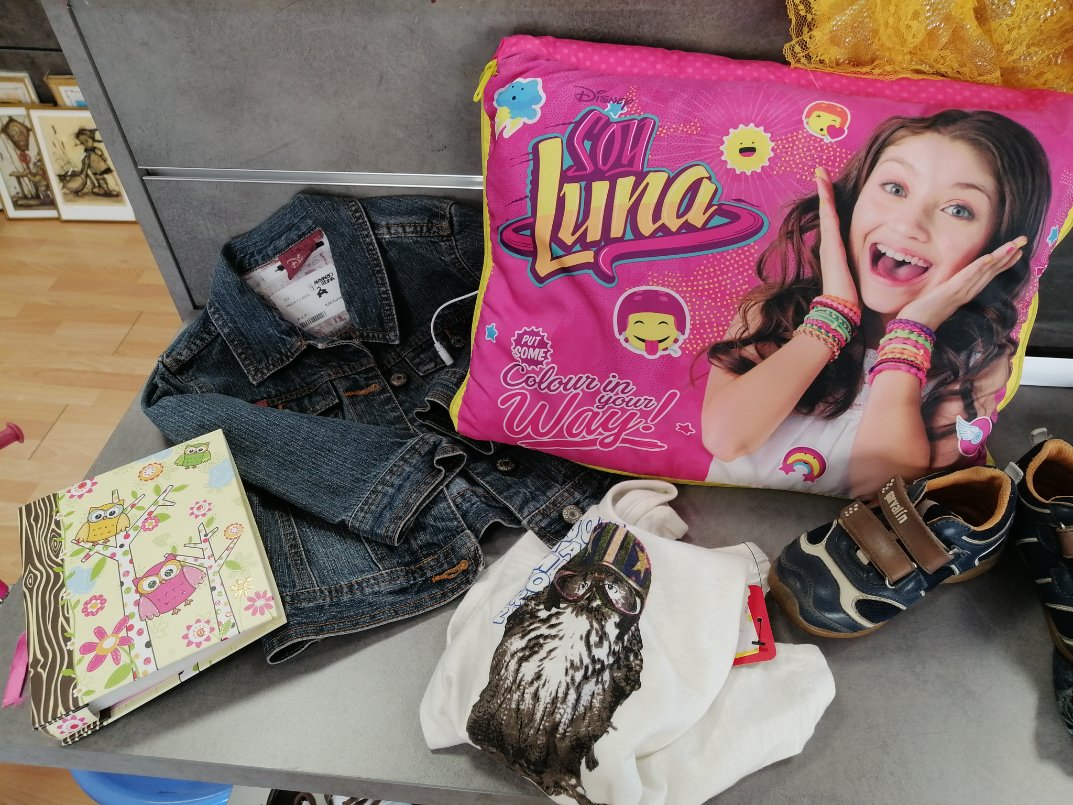 caritas_zamora's tweet photo. ¿Preparados para la #VueltaAlCole?🎒📙✏️🖊✂️📎
Haz tu vuelta más llevadera con los mini precios de la tienda de Moda Re de Cáritas Diocesana de Zamora.
¡Ven a visitarnos!
📌Estamos en C/ Corral Pintado, 1
👉Si reutilizas, recuperas el planeta 🌎
#ModRe #CáritasDiocesanadeZamora https://t.co/cijDdheY8j