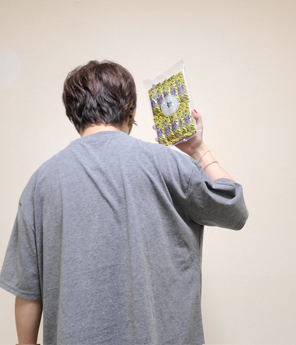 dmNONP's tweet photo. こちらオススメのひとくち羊羹です！お茶請けには勿論、勉強前にもピッタリ♥
息子はテスト期間、この羊羹必須なの��す😊

おやすみなさい🌠

#三浦大知
#大知識人
#だいちゃー
#三浦大知の絶対持ってアップしない後ろ姿
#オカン三浦大知
#主婦みうらみ https://t.co/q8PiRrPaxw