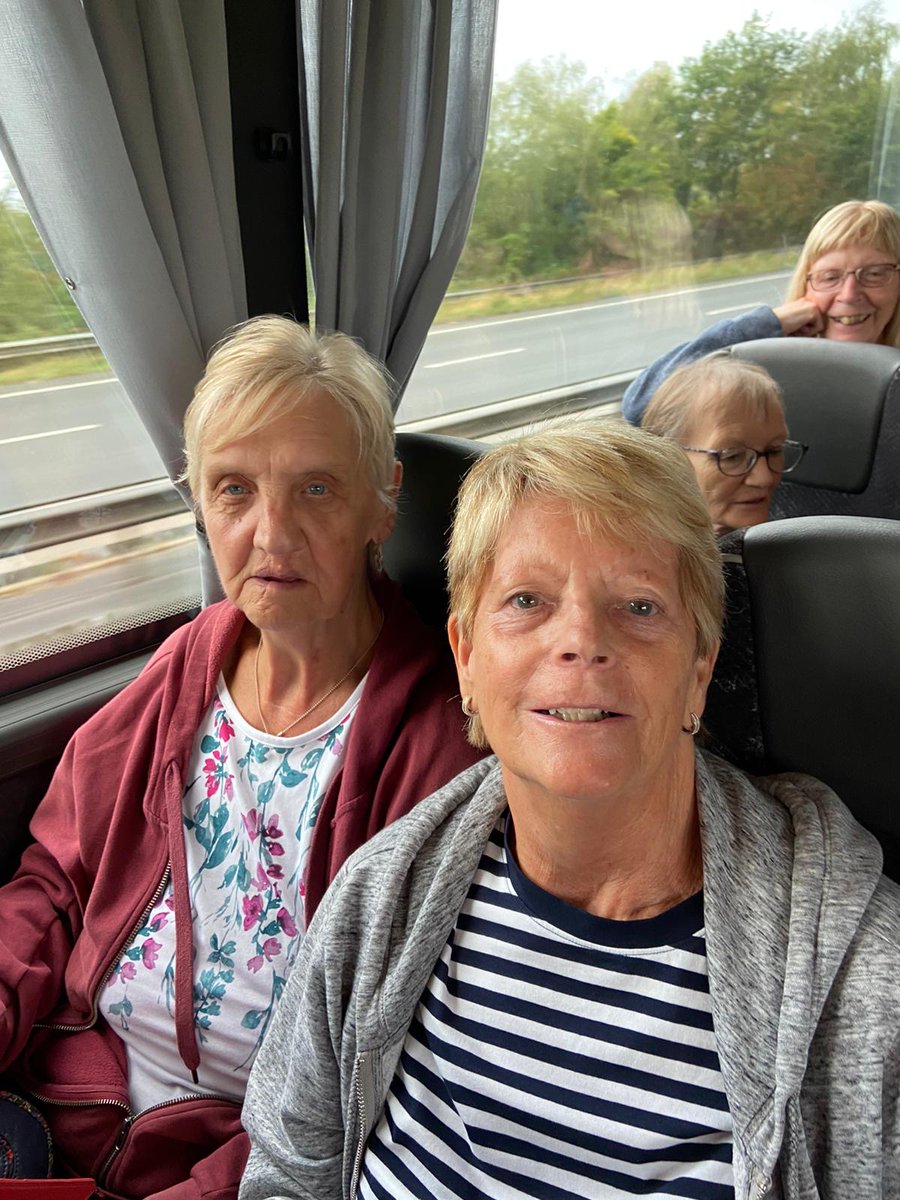 CAFCTrust's tweet photo. 48 of our @efltrust Extra Time Hub participants are in #Hastings for the day! They're currently having some fish &amp; chips for lunch before a walk along the seafront. @Sport_England https://t.co/hvaW6wz9X2