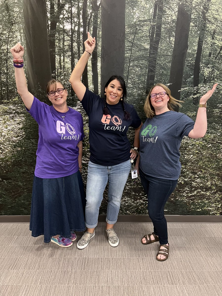 GallardoGarciaV's tweet photo. When it’s #NFLDay @RainesAcademy but you don’t really have a favorite team… Go TEAM!! #RainesDayFunDay22 #SpiritDay #SchoolCulture #WeRock https://t.co/CC1uSQd2UC