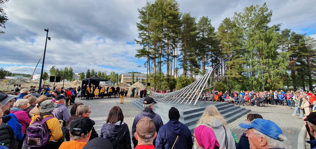 Wow! Honoring the memory of Olympic winner Matti Nykänen (1963–2019), the memorial ‘’Höyhen’’ was revealed yesterday in Jyväskylä.

📍 Köyhälampi pond, part of the Hippos sports area in Jyväskylä

#VisitJyvaskylaRegion <a href="/DiscoverFinland/">Discovering Finland</a> 

📸: Jaana Pinson