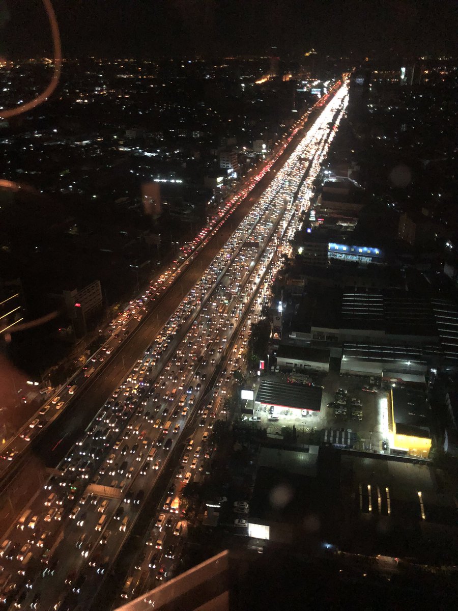Jaywoo_KRB's tweet photo. บางนา-ตราด เวลานี้สาหัสมาก บางส่วนจอดพักรถริมถนนแล้ว @js100radio https://t.co/816G510Yyj