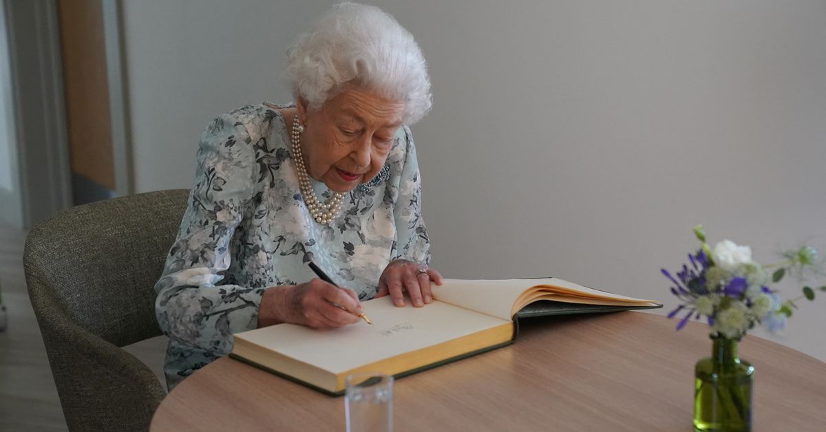 British parliament: Queen in our thoughts and prayers reut.rs/3TN41bj