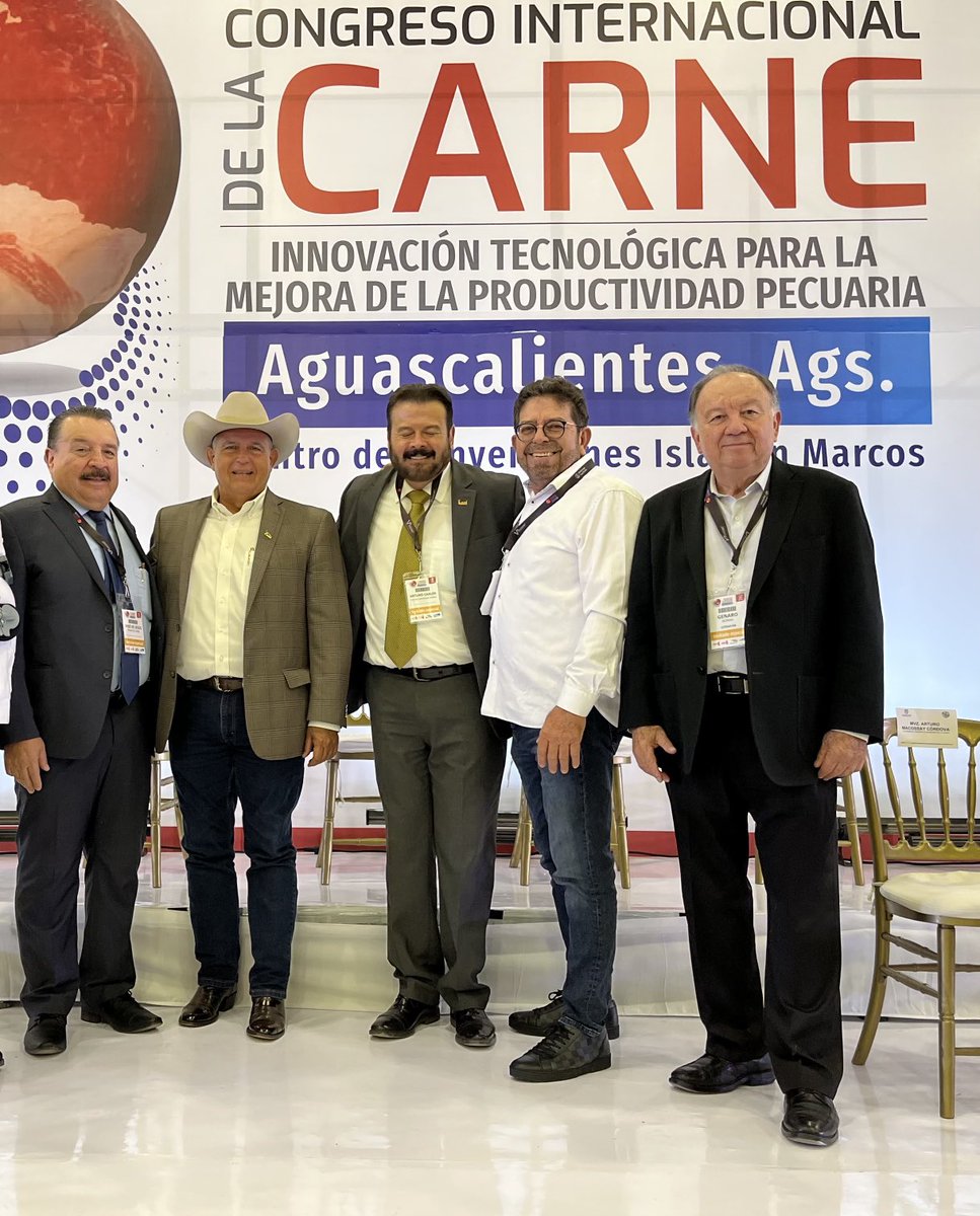 GenaroBernal3's tweet photo. #Conafab participando en el Congreso Internacional de la Carne que organiza #AMEG, agradecemos a su Presidente Hector Garza el habernos invitado a este excelente evento, deseándoles el mayor de los éxitos. https://t.co/XNojcHa3yj