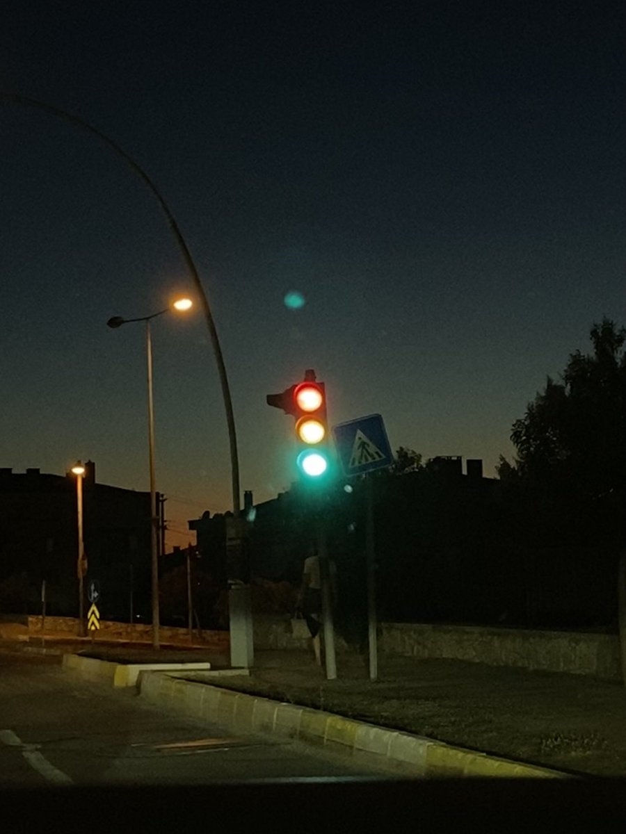 enginucuncuoglu's tweet photo. Son zamanlarda benim kararsızlık https://t.co/2UYz2RLcPl