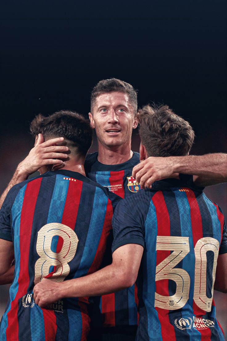 iamnima10's tweet photo. my felling about barça wins is stranger , im hapyy  but in the same time i can't say that my team is back , the last few year experience made me  less confidnet about my barça ,   wins vs  bayern is the reel  start for me👌
#Barca #fcBarcelone #برشلونة #barçabayern https://t.co/MdOUpkQKp7